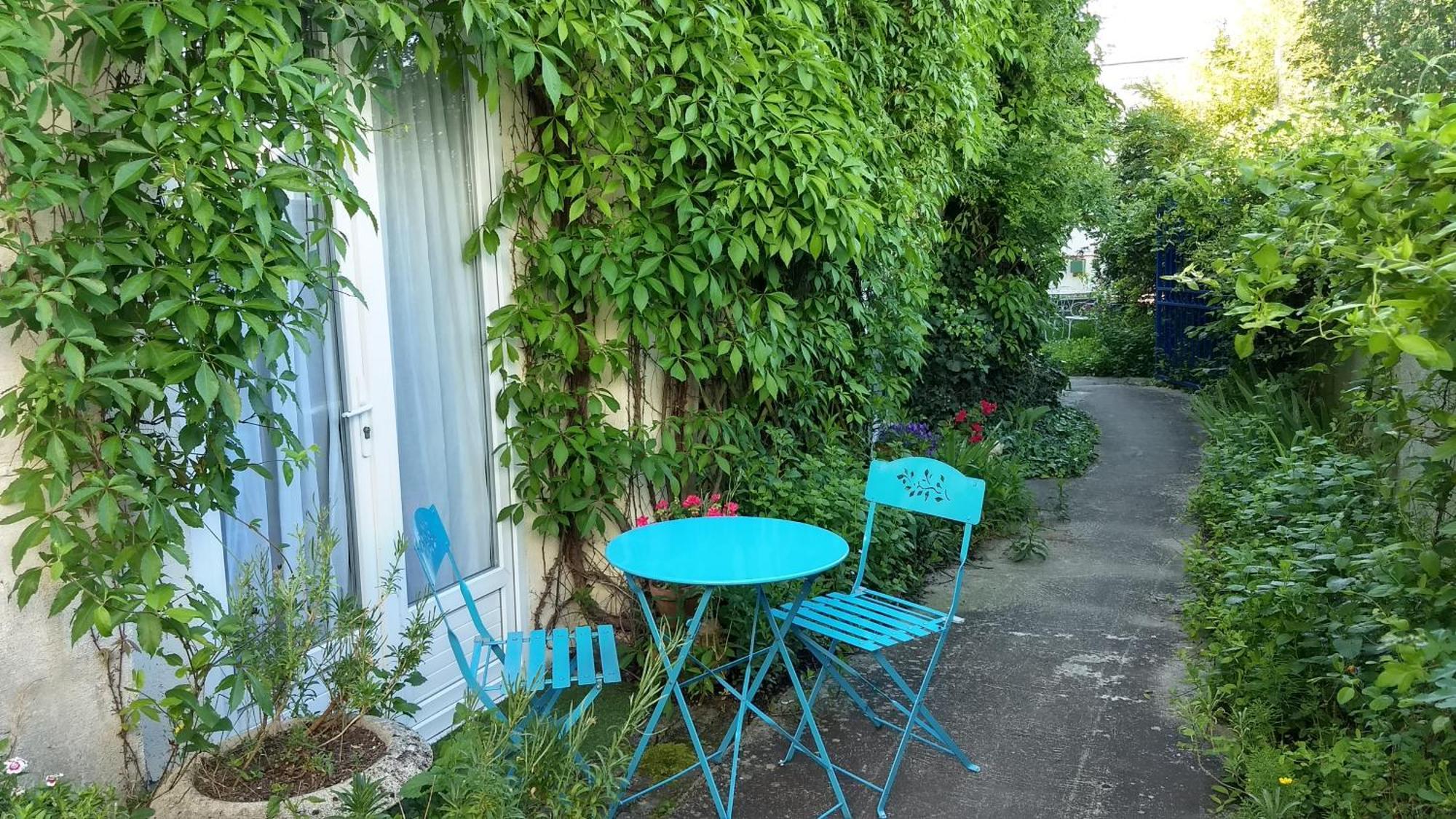 Logement Tranquille Et Frais Proche Gare Au Rdc Saumur Exterior foto